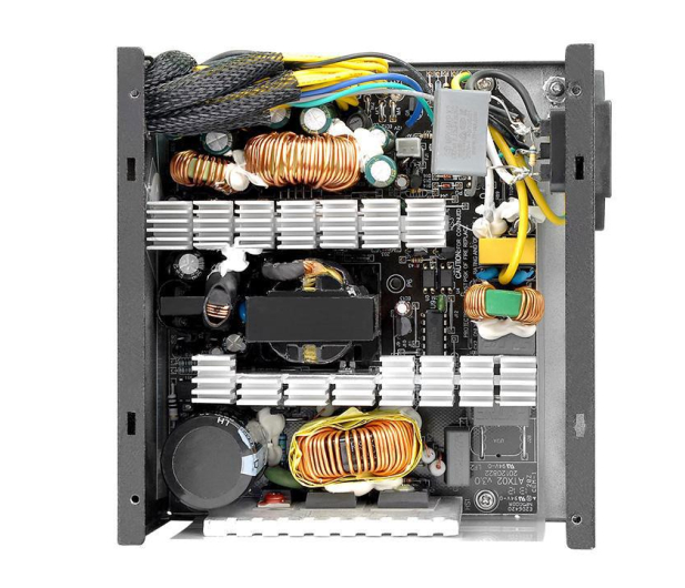 THERMALTAKE TR2 S Black 700W (80+ 230V EU, 2xPEG, 120mm, Single Rail) PS-TRS-0700NPCWEU-2 - 276541 - zdjęcie 5